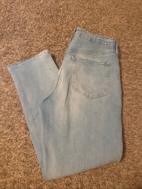 Light Wash Classic Denim Jeans
